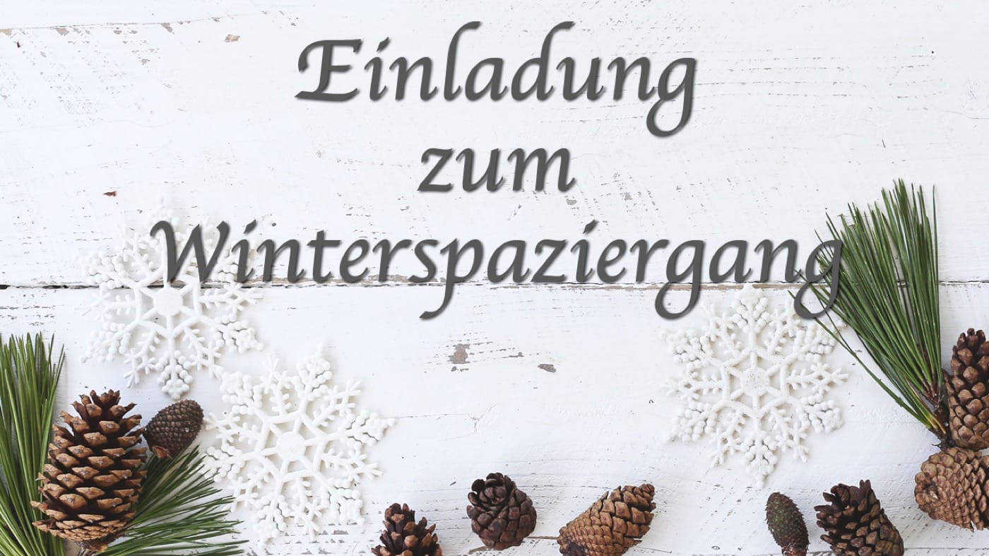 Stillleben mit Weihnachtsdekoration, darüber steht 